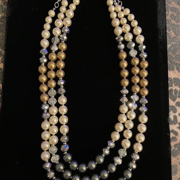 Spectacular Pearl Gray copper triple strand Beaded choker Necklace - Picture 3 of 8